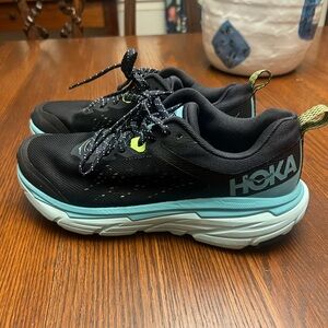HOKA One One Challenger 6 US 7.5B GREAT CONDITION